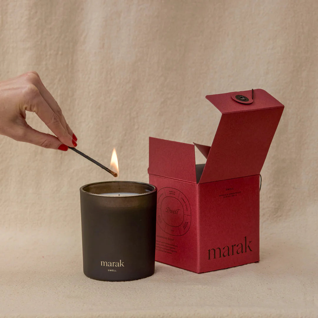 DWELL — VANILLA & AMBER WOOD CANDLE